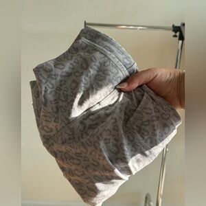 Women’s grey cheetah print leggings